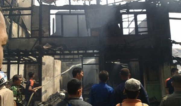 Rumah warga Sungaipenuh yang terbakar hanya tinggal puing  saja